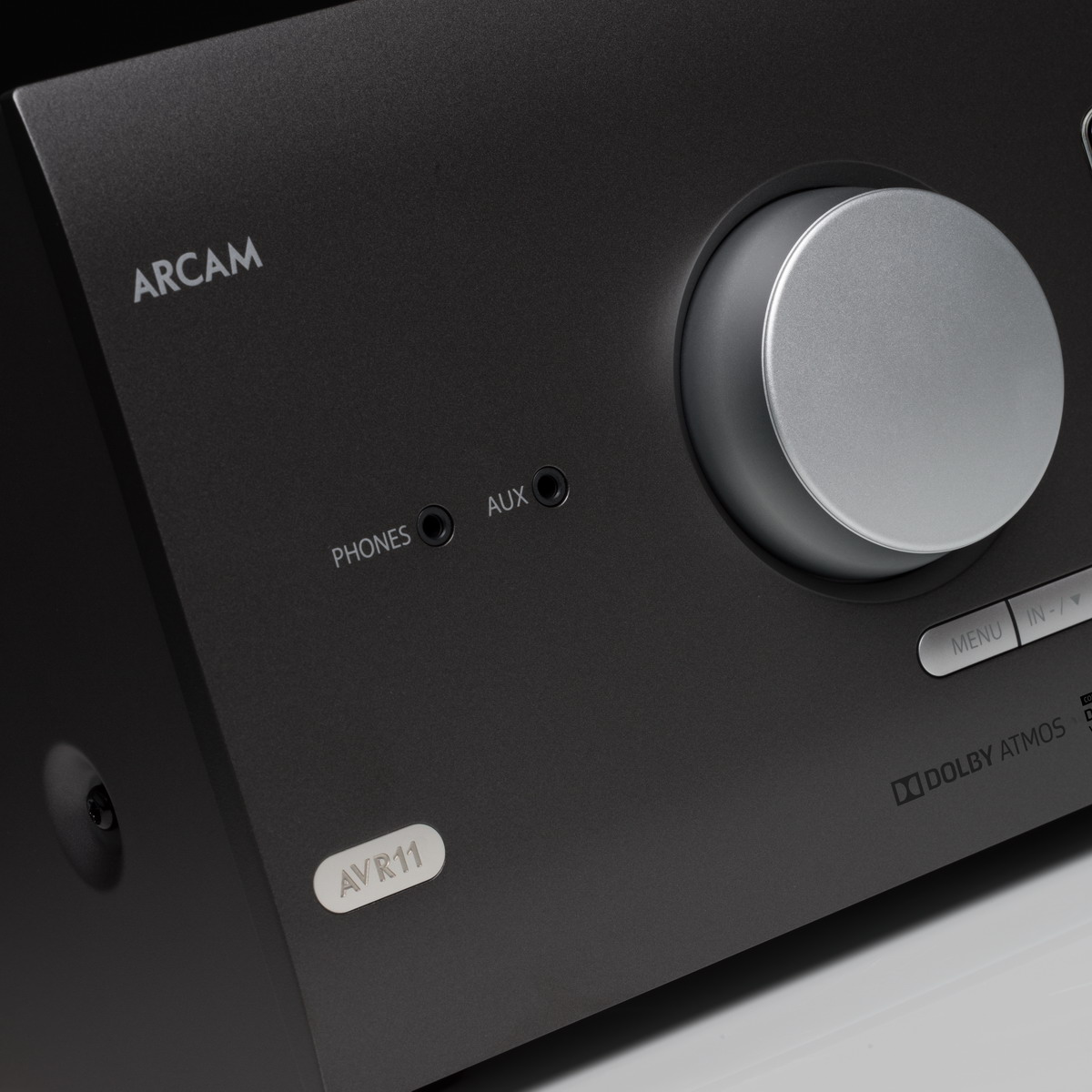 ARCAM wprowadził do sprzedaży cztery nowe urządzenia AV